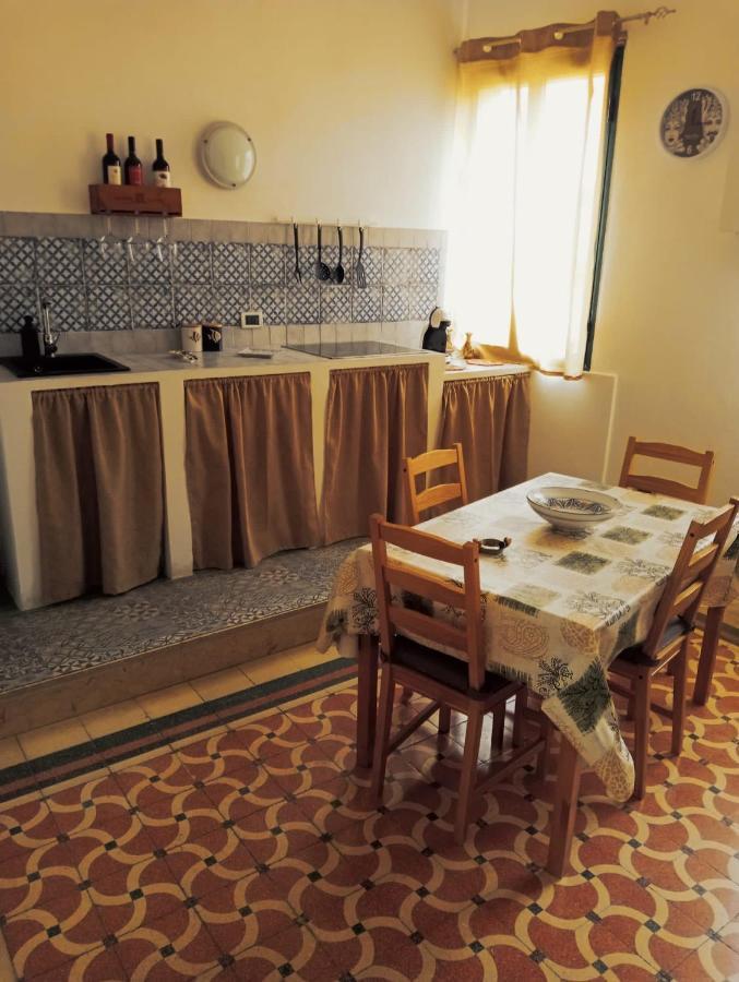 A Due Passi Dal Porto Apartment Trapani Exterior photo